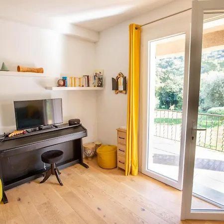 Дом отдыха Maison Avec Piscine Entre Garrigue Et Cevennes