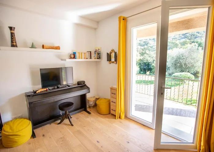 Nyaraló Maison Avec Piscine Entre Garrigue Et Cevennes